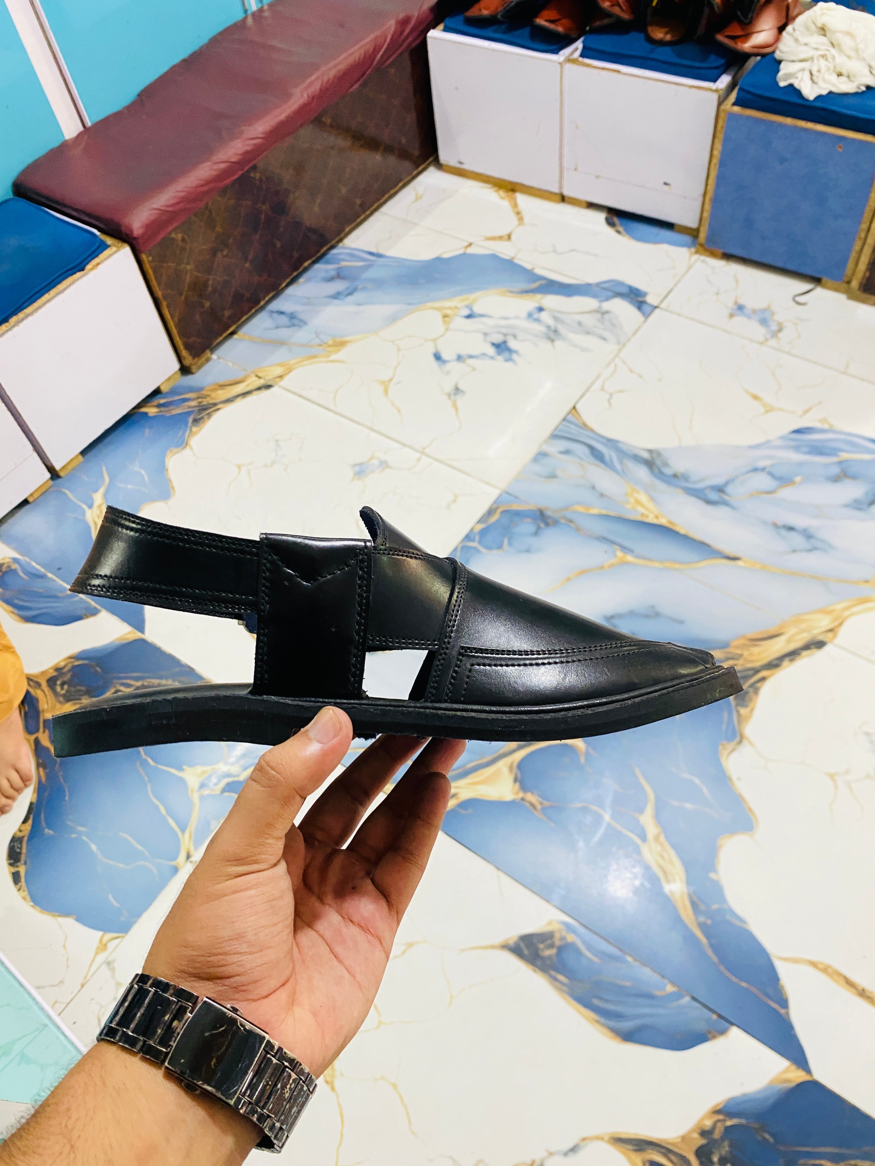 Takidara Peshawari Chappal (Black)