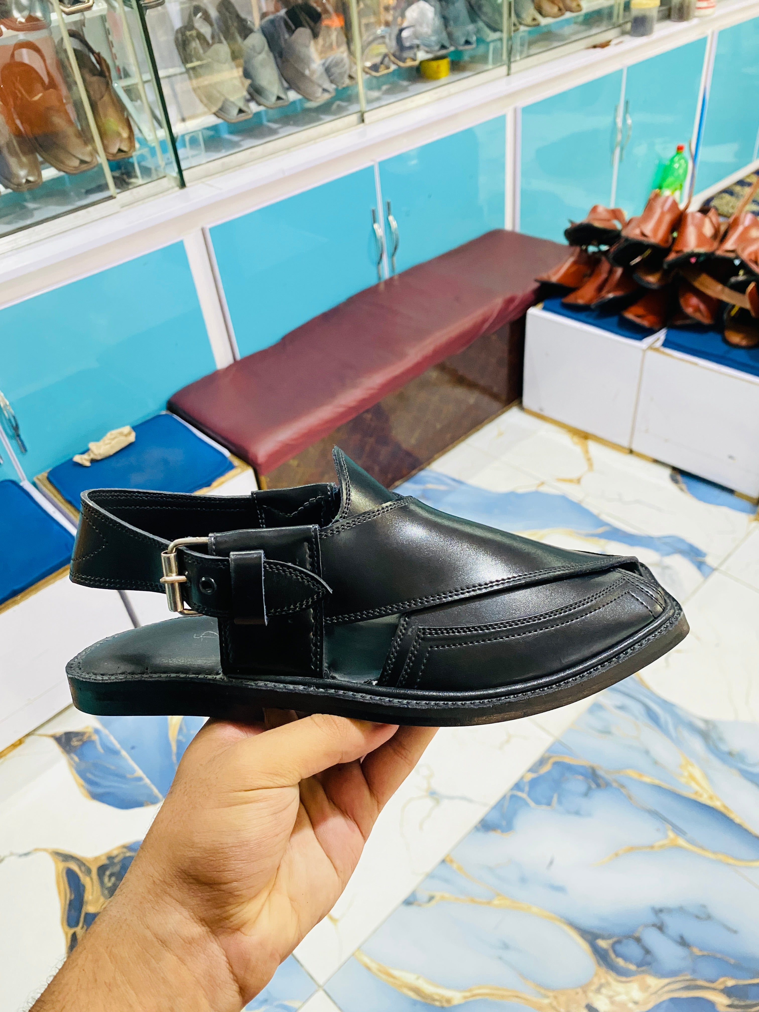 Takidara Peshawari Chappal (Black)