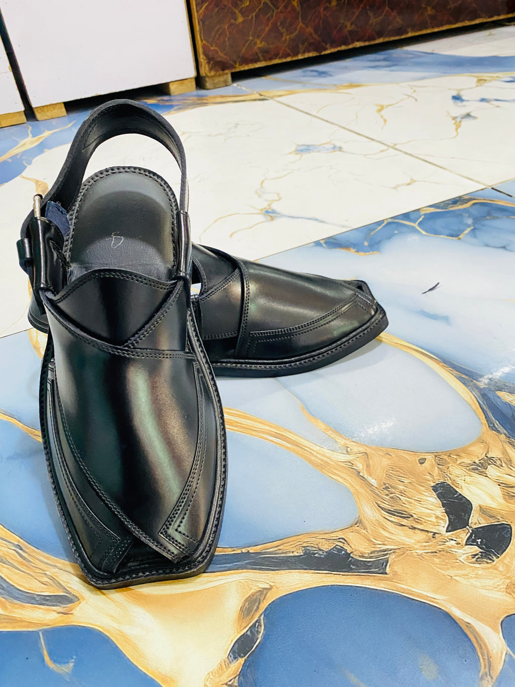 Takidara Peshawari Chappal (Black)