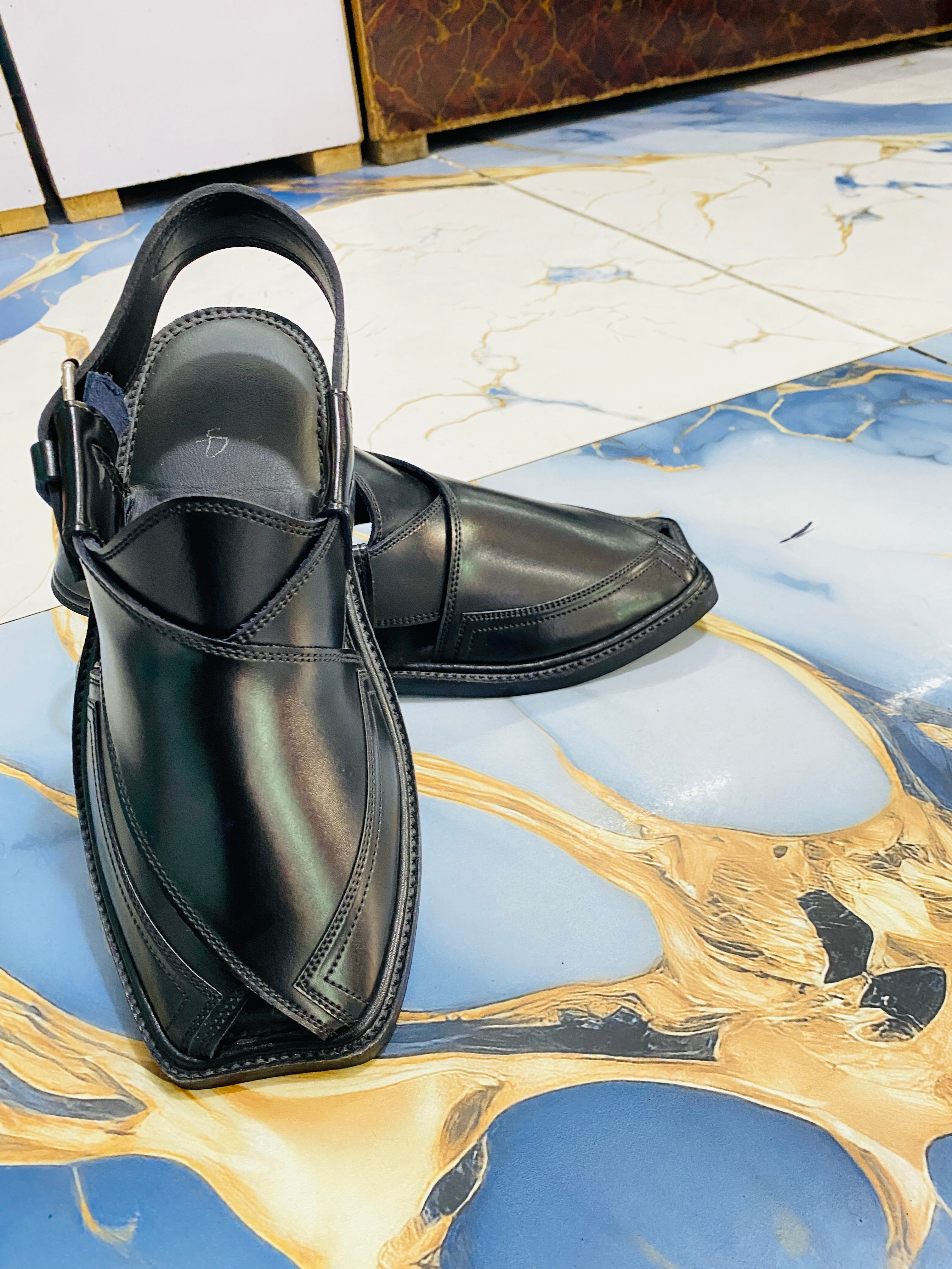 Takidara Peshawari Chappal (Black)