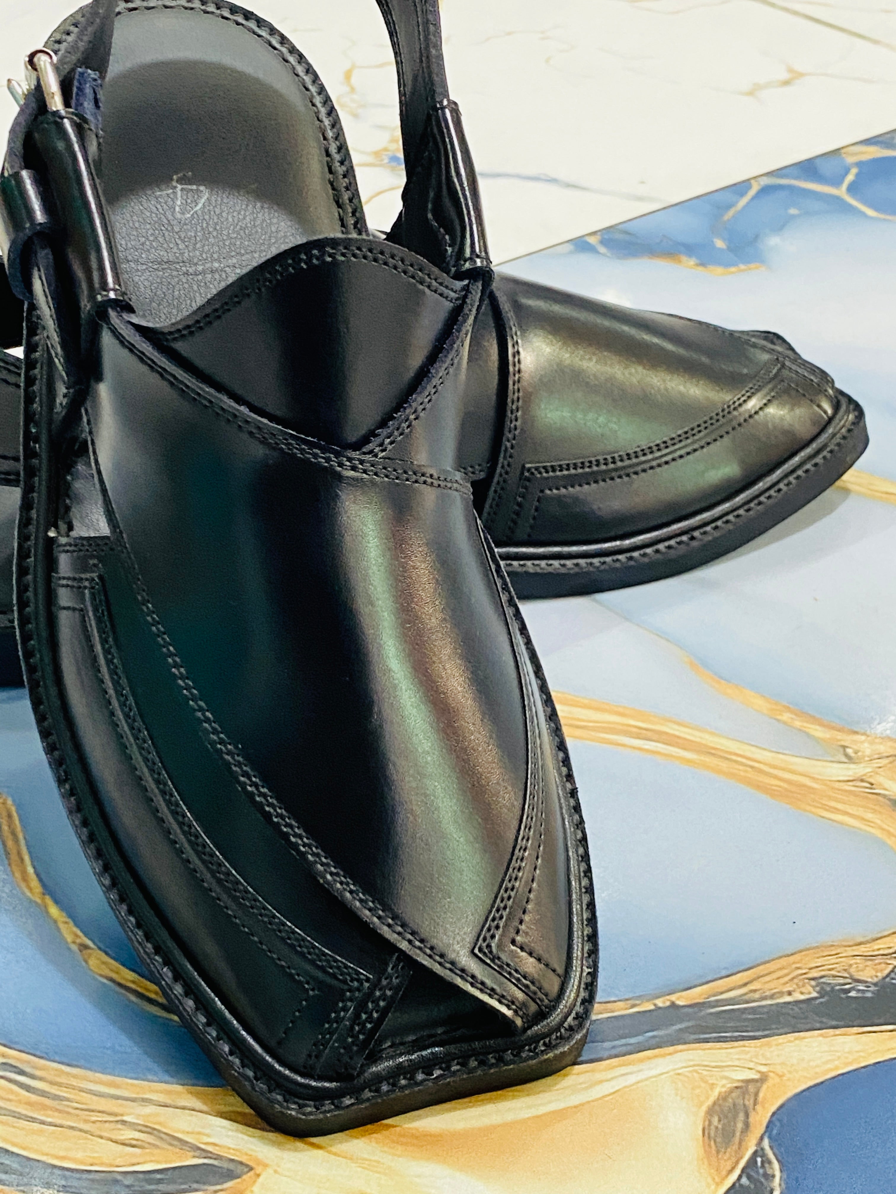 Takidara Peshawari Chappal (Black)