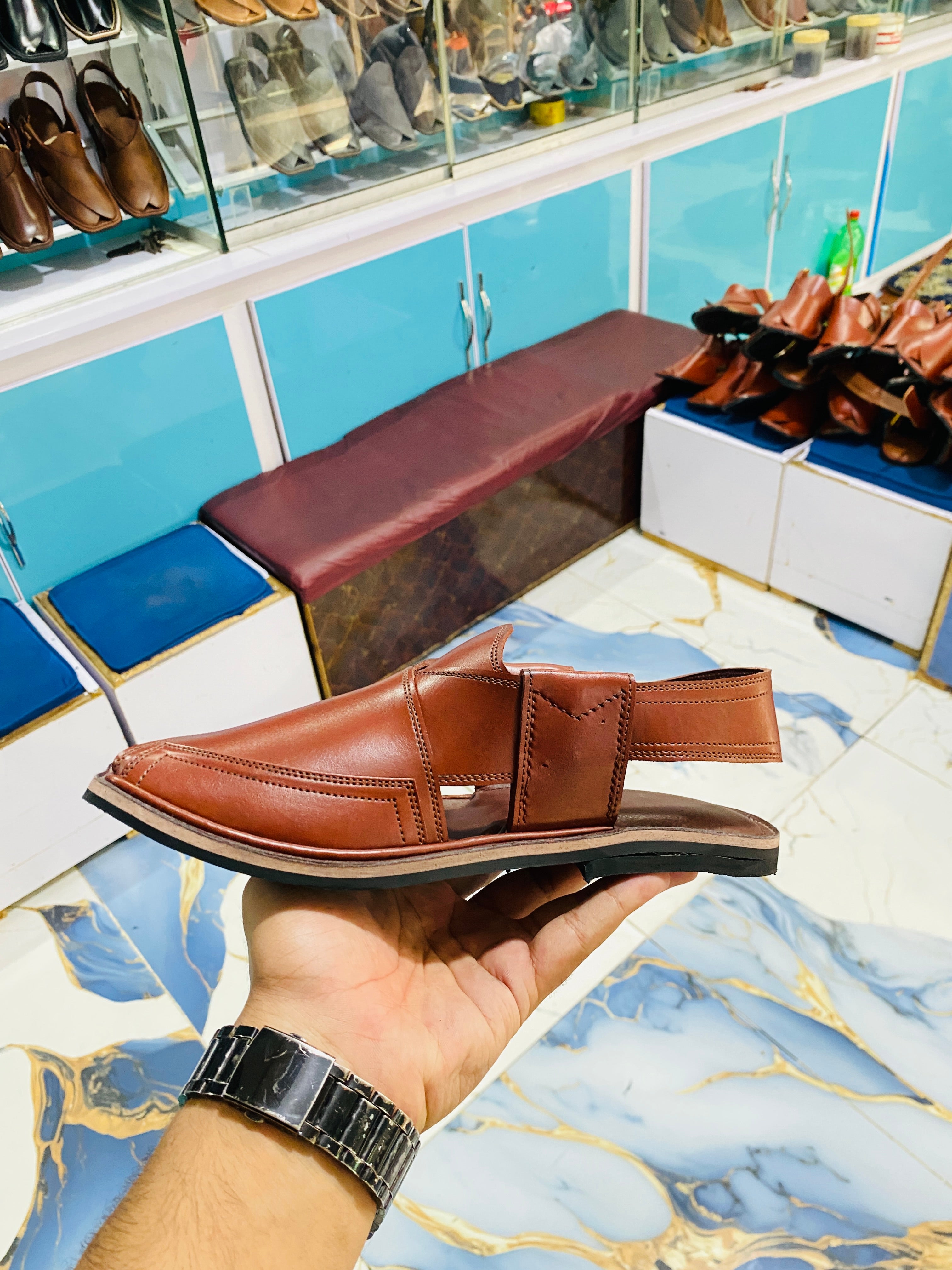 Takidara Peshawari Chappal (Master)