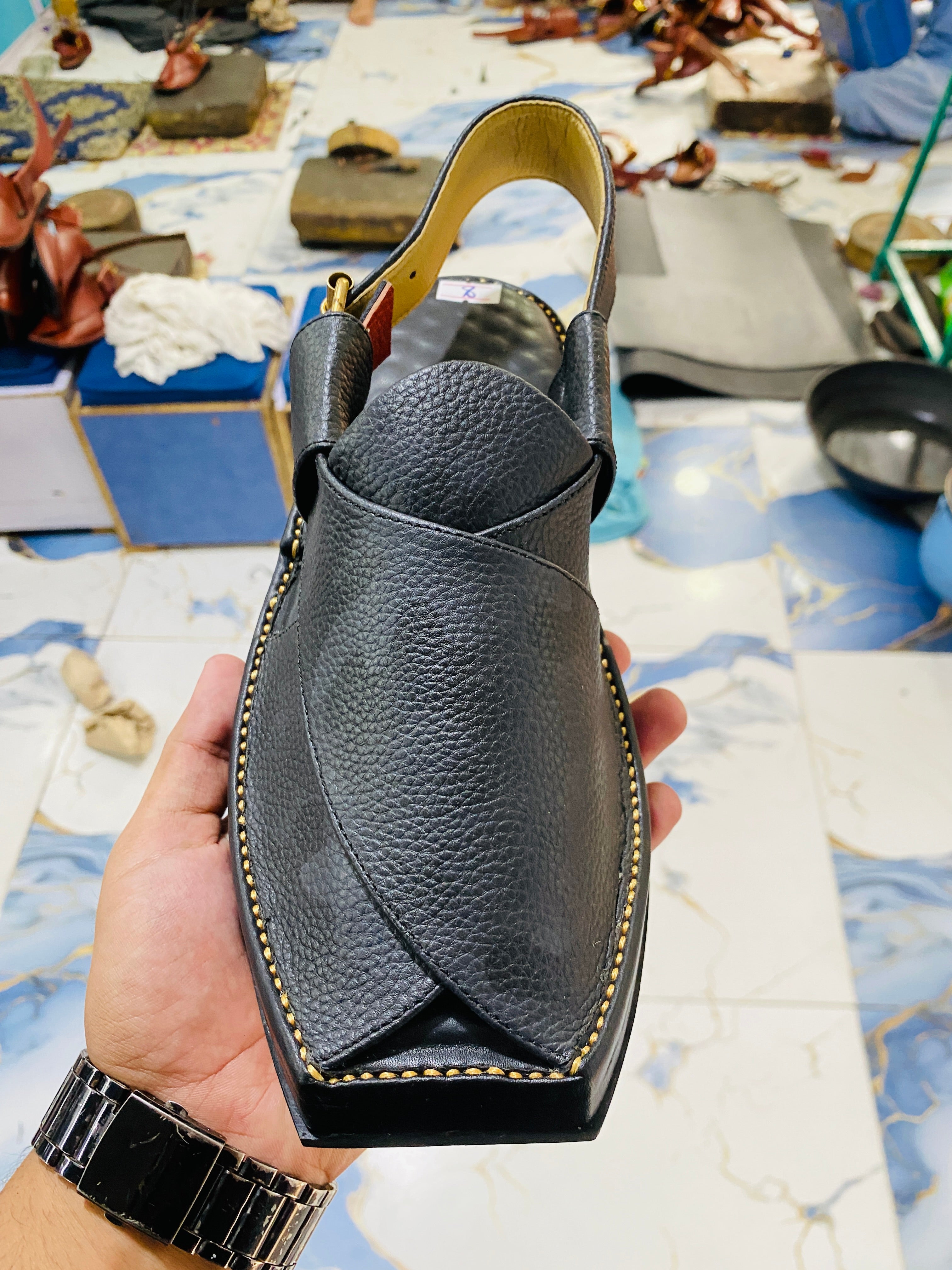 Smart Kaptaan Peshawari Chappal (Black)