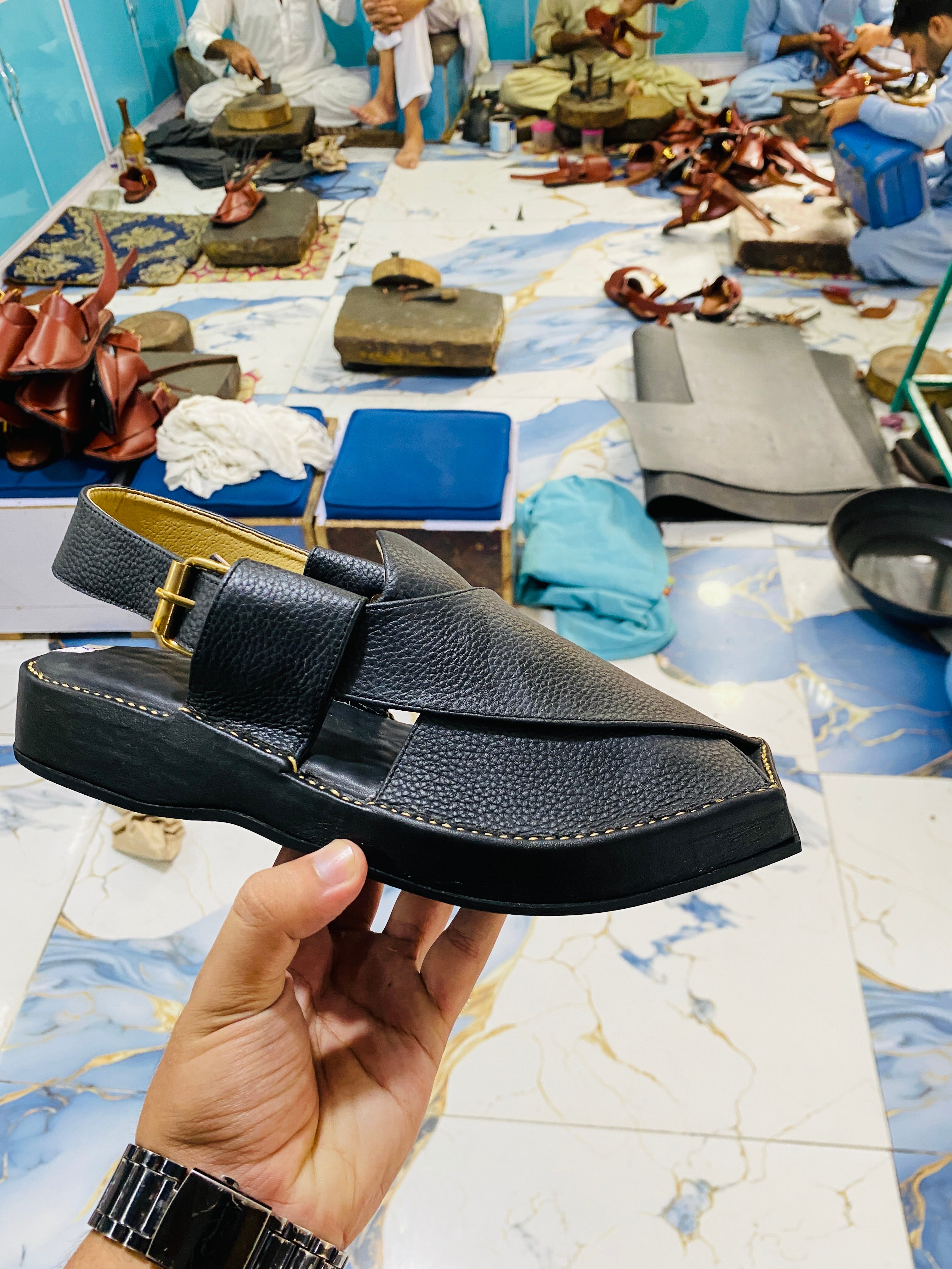Smart Kaptaan Peshawari Chappal (Black)