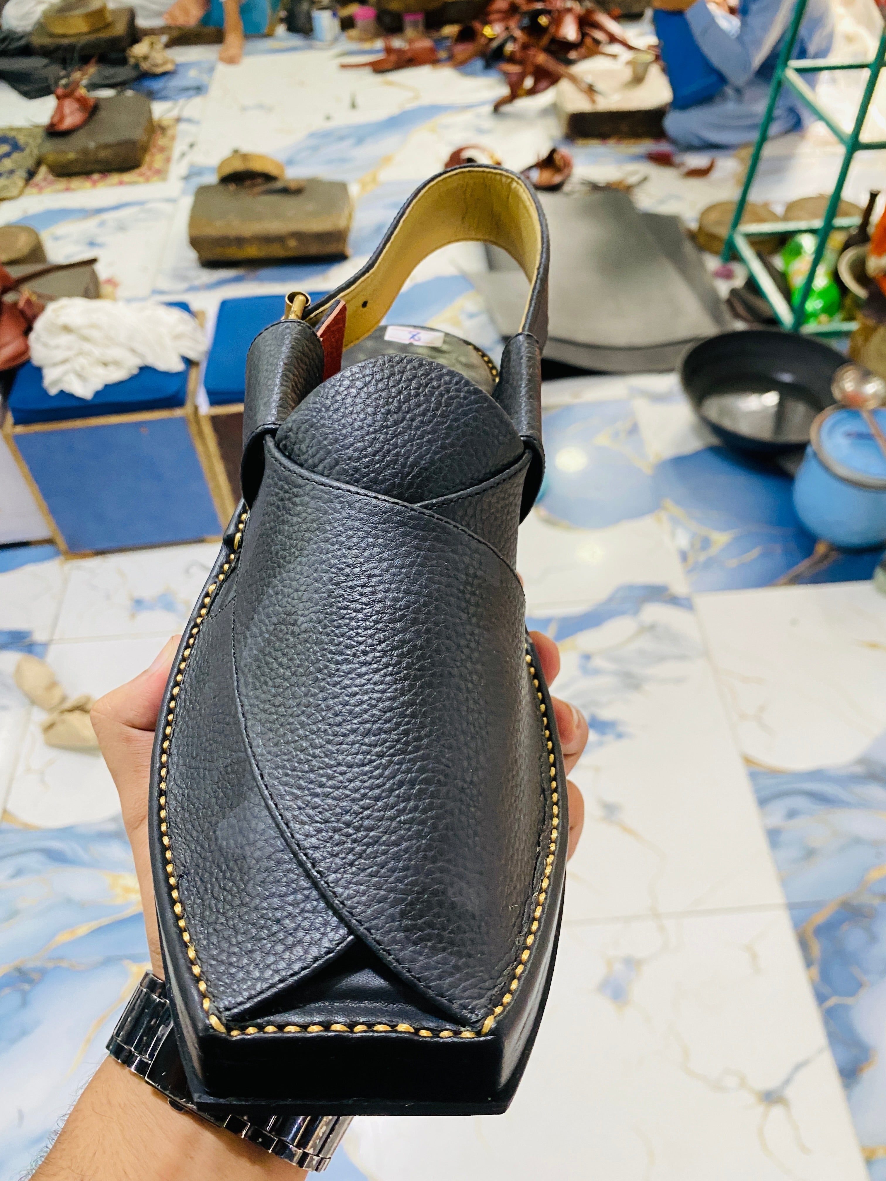 Smart Kaptaan Peshawari Chappal (Black)