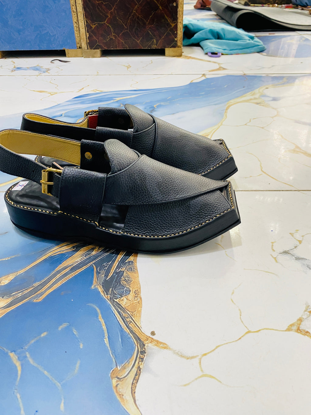 Smart Kaptaan Peshawari Chappal (Black)