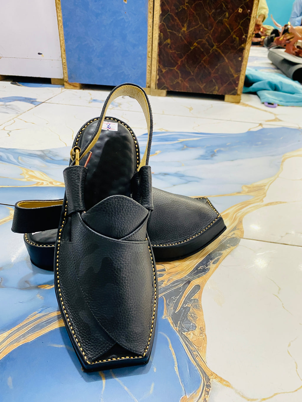 Smart Kaptaan Peshawari Chappal (Black)