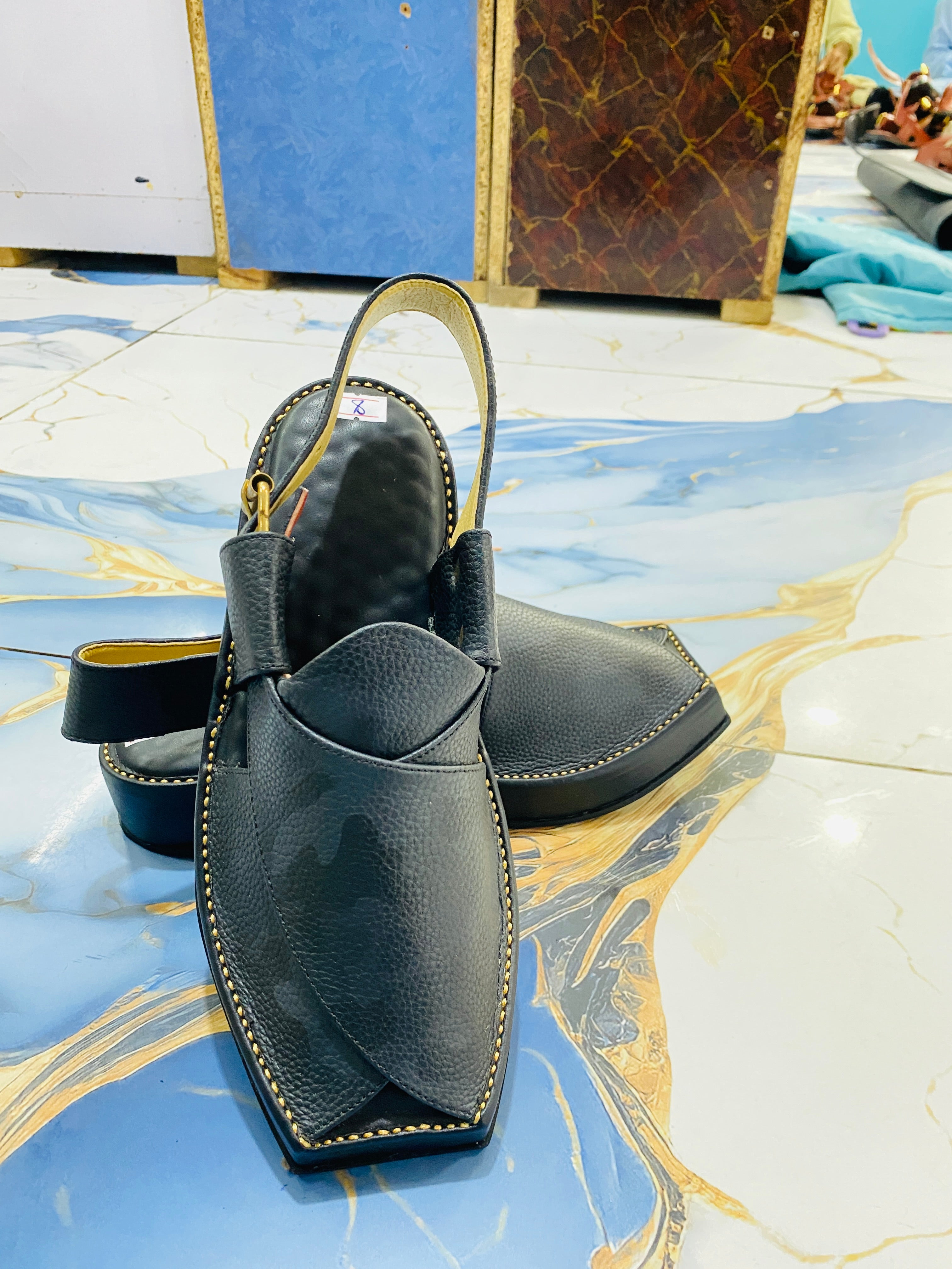 Smart Kaptaan Peshawari Chappal (Black)